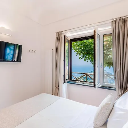 Monte Brusara Relais Bed & Breakfast Ravello Exterior photo